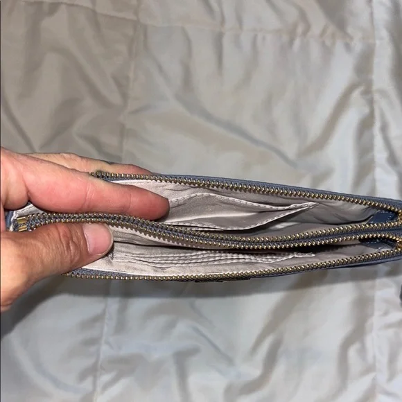 Like New Kate Spade ♠️ Navy Blue Women's Clutch - Picture 4 of 7